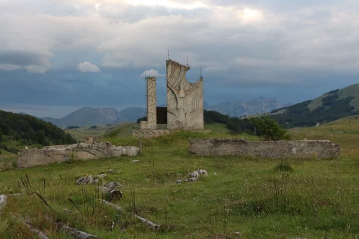 Katun Ljeljenak Hotel Plužine Exterior foto